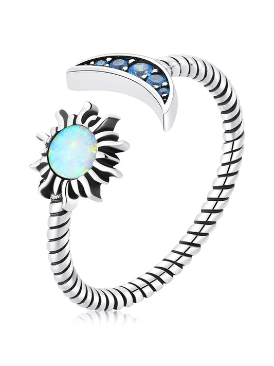 Anillo de Ópalo Traslúcido de Plata de Ley 925 Oxidada con Circonitas en Pavé