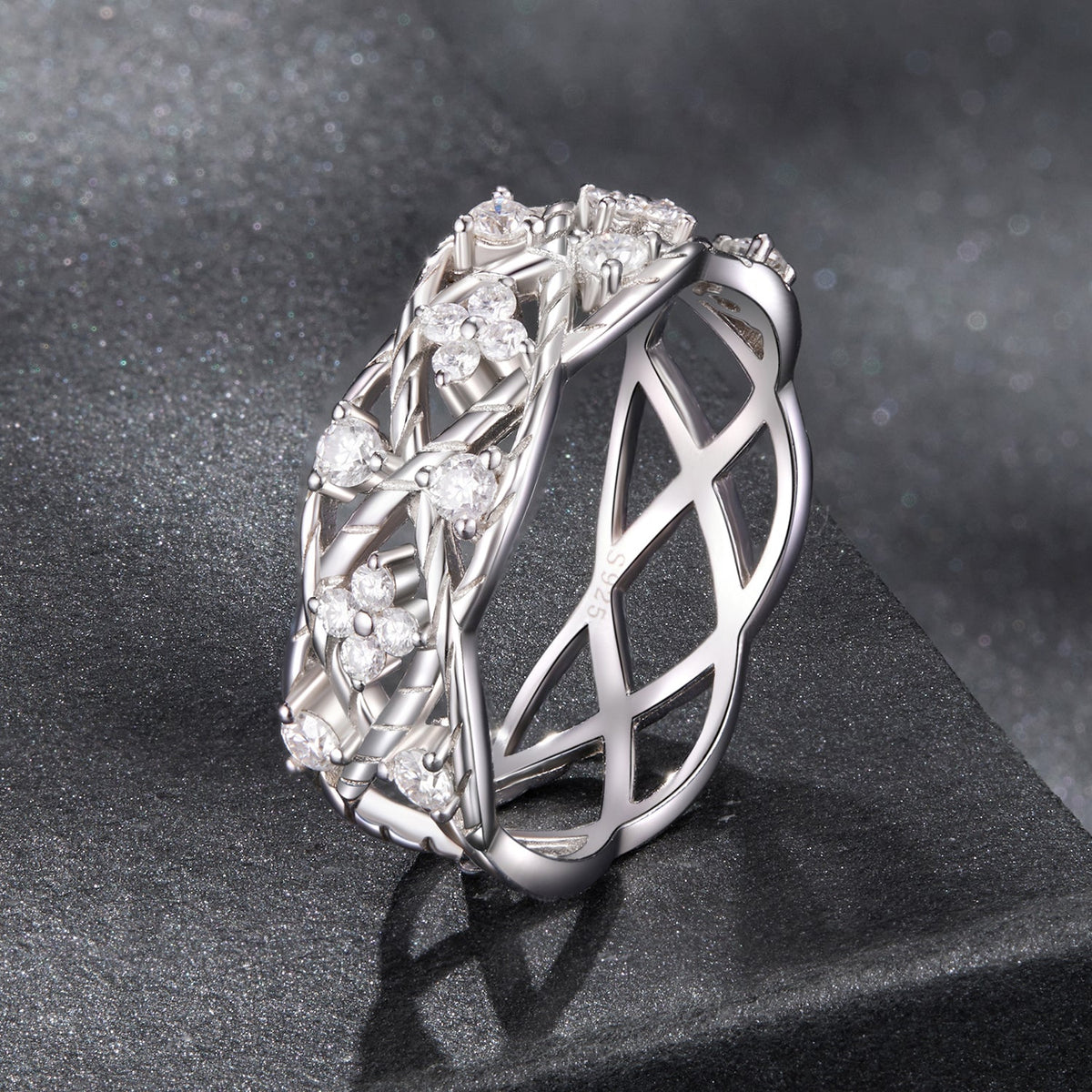 925 Sterling Silver 0.14 Carat Moissanite Ring in Size 8 for Women