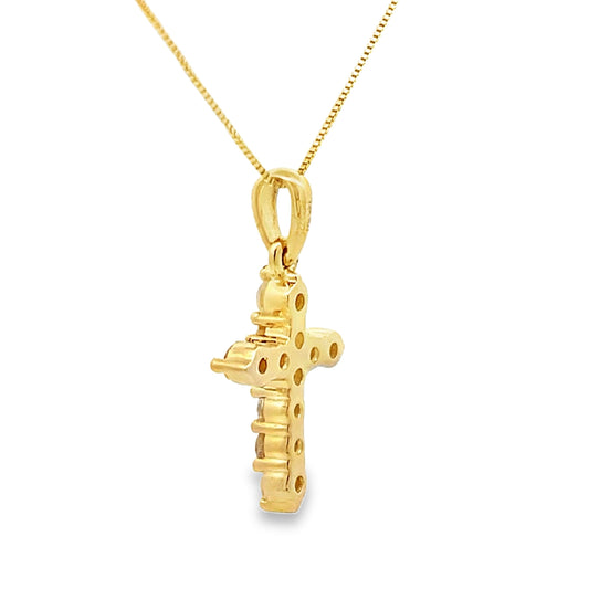 Colgante Religioso de Cruz con Diamante de .23 ct en Oro Amarillo de 14K