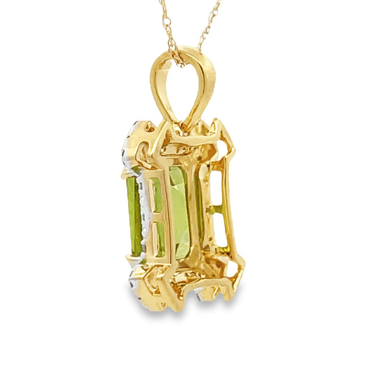 Colgantes de moda de peridoto y diamantes de oro amarillo de 10 quilates