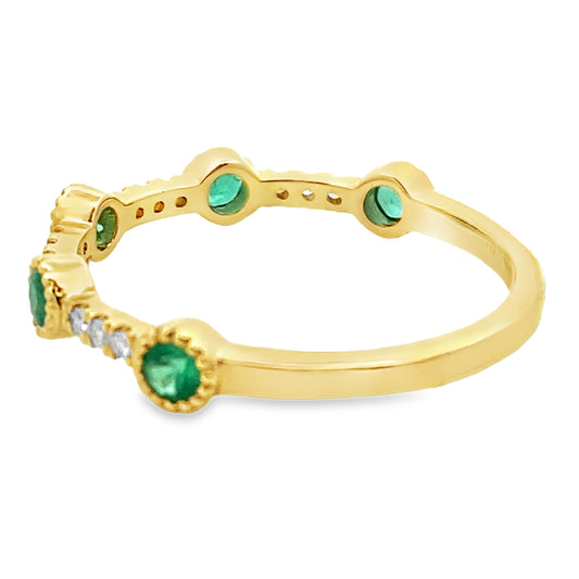 Anillo apilable de diamantes y esmeraldas de oro amarillo de 14 kt