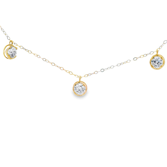 Diamante creado en laboratorio de 1.58 ct engastado por yardas en oro amarillo de 14 kt