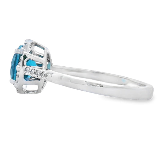 Anillo de topacio azul Londres y diamantes de 1,35 ct en oro blanco de 10 qt