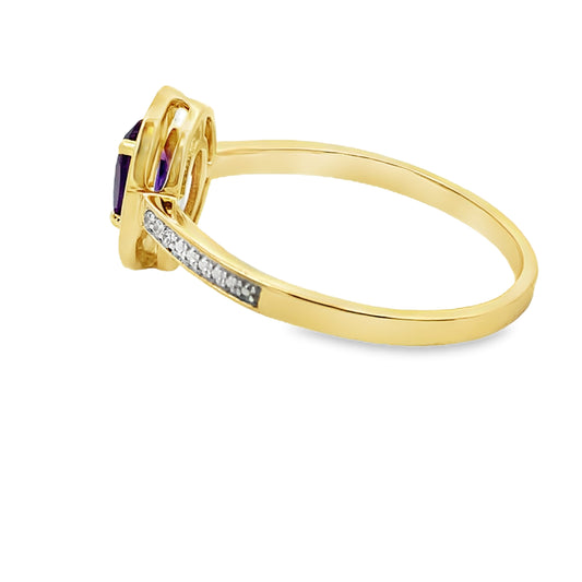 Anillo de amatista y diamante de .48 ct en oro amarillo de 10 kt
