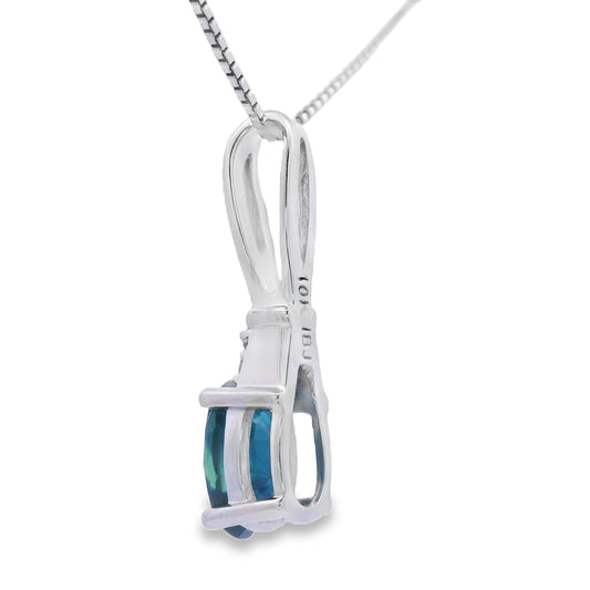 Colgantes de moda de zafiro y diamantes de .34 ct en oro blanco de 10 kt