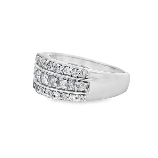 Anillo de boda con diamantes de 1,00 ct en oro blanco de 10 qt