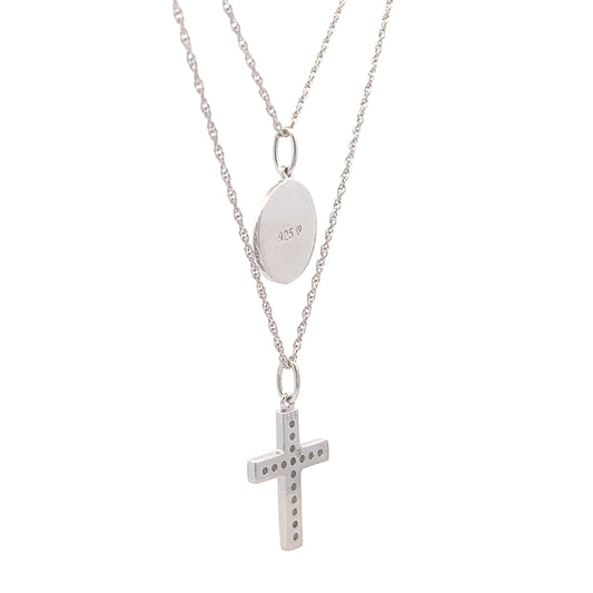 Colgante de cruz religiosa con diamantes de .20 ct de plata de ley
