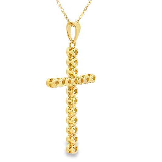 Colgante Religioso Cruz de Diamantes de 0,17 ct Oro Amarillo de 14K