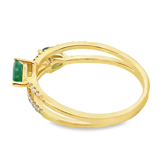 Anillo de oro amarillo de 14kt con diamante esmeralda de 0,50 qt