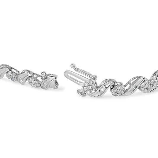 Pulsera de Eslabones en Espiral con Diseño Floral de Diamantes de Corte Redondo y de Talla Baguette de 2.00 ct en total en Oro Blanco de 10K y 17.78 cm (Color I-J, Claridad I1-I2)