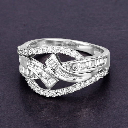 Anillo de oro blanco de 14K con diamante blanco auténtico de 0,72 quilates (color E-F-G, claridad VS-SI)