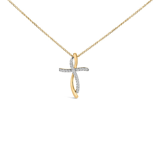 Collar con colgante de cruz de diamantes de 1/4 Cttw en plata de ley chapada en oro amarillo de 14K
