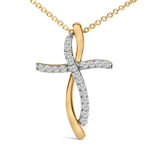 Collar con colgante de cruz de diamantes de 1/4 Cttw en plata de ley chapada en oro amarillo de 14K