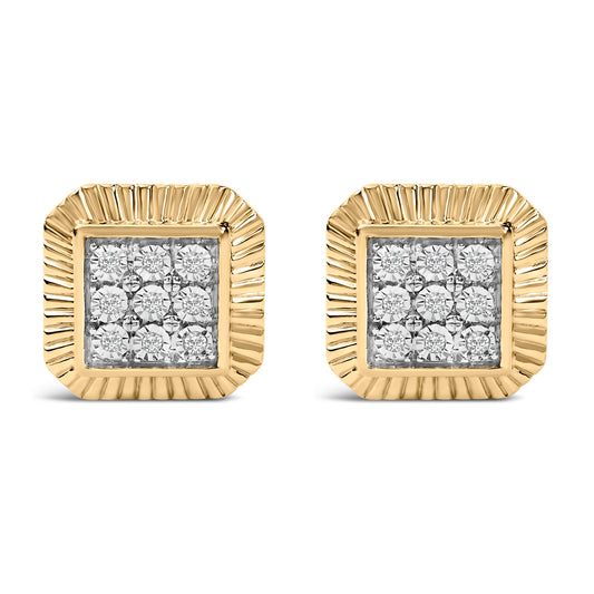 Pendientes de botón con halo texturizado de diamantes de 1/6 quilate de plata de ley .925 chapados en oro amarillo de 10 K