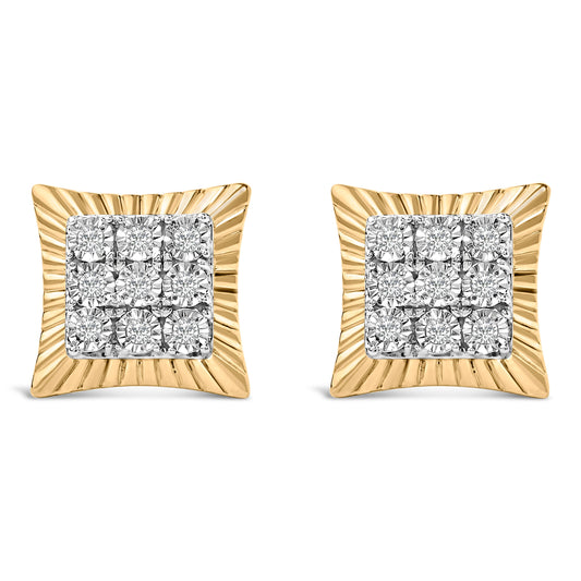 Pendientes de halo texturizados de oro amarillo de 10K chapado en plata de ley .925 con diamantes de 1/4 quilates.