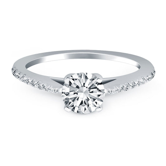 Anillo de compromiso de oro blanco de 14k con micro garras de diamantes y diseño catedral
