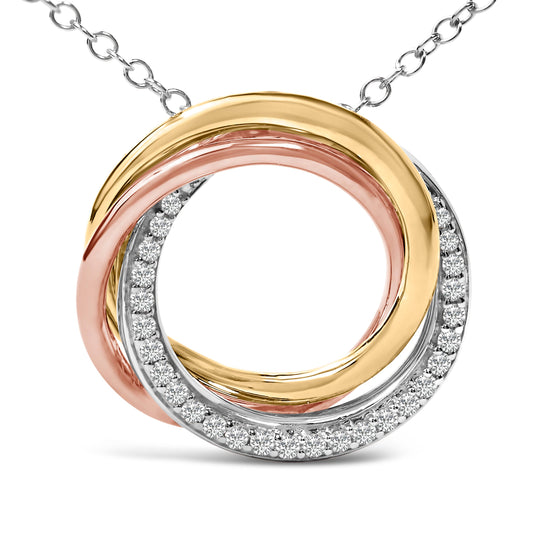 Collar con colgante de círculos entrelazados de diamantes de 1/5 CTTW en plata de ley tricolor