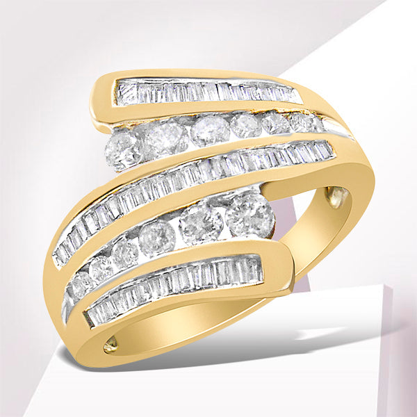 Anillo tipo banda de oro amarillo de 10 qt con diamantes redondos y talla baguette de 1 quilate (Color H-I, Claridad I1-I2) - Talla de anillo 7
