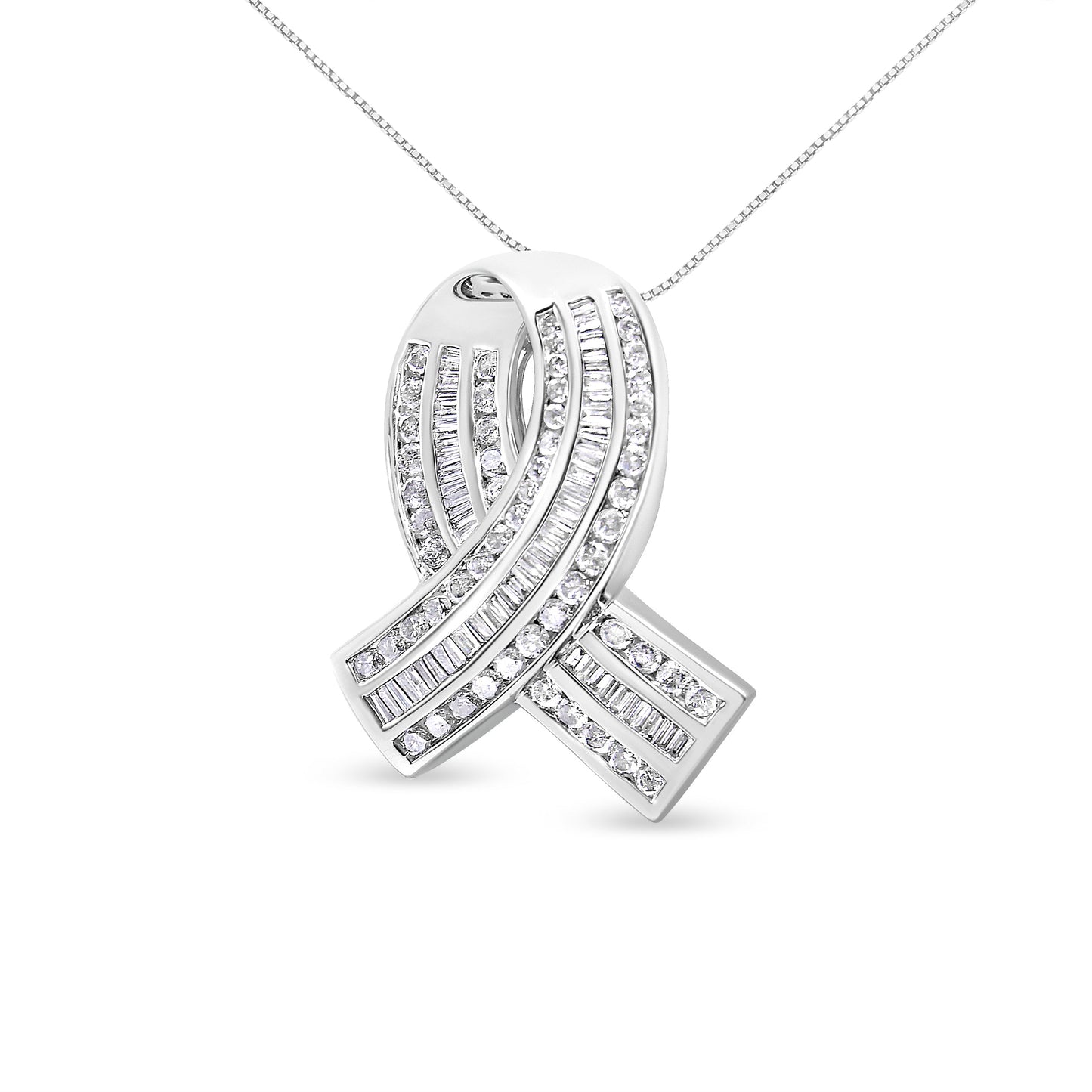 Colgante de cinta de concientización de oro blanco de 14 quilates con diamantes redondos y baguette engastados en canal de 2 5/8 Cttw (color H-I, claridad I1-I2) - Cadena no incluida