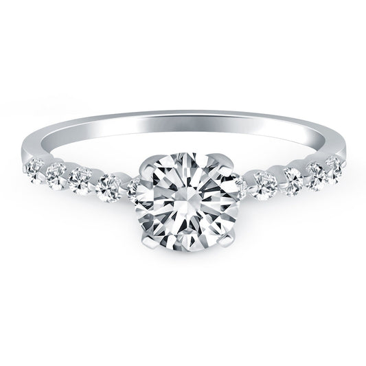 Anillo de compromiso de oro blanco de 14 quilates con diamantes y acentos de diamantes engastados en garras compartidas
