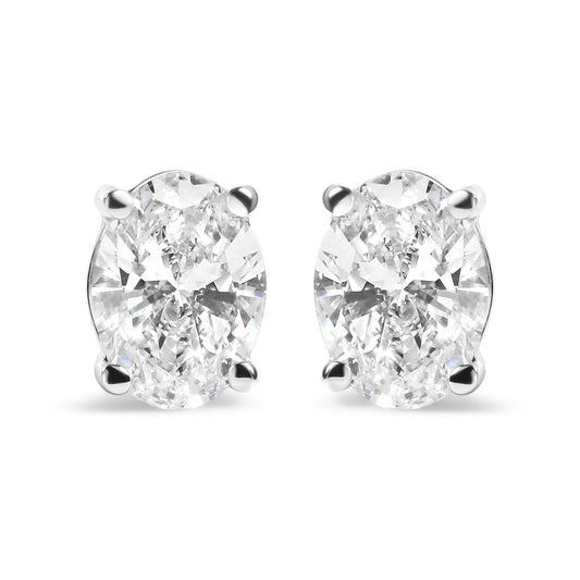 Pendientes solitario de diamante cultivado en laboratorio de oro blanco de 14K con forma ovalada de 3/4 Cttw (color F-G, claridad VS1-VS2)