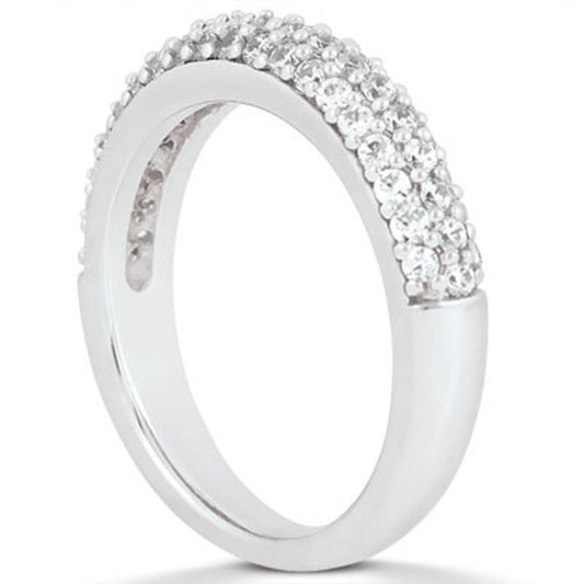 Anillo de boda de triple hilera con microincrustaciones de diamantes en oro blanco de 14 quilates