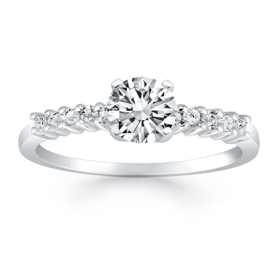 Anillo de compromiso de oro blanco de 14k con diamantes de acento de garra compartida