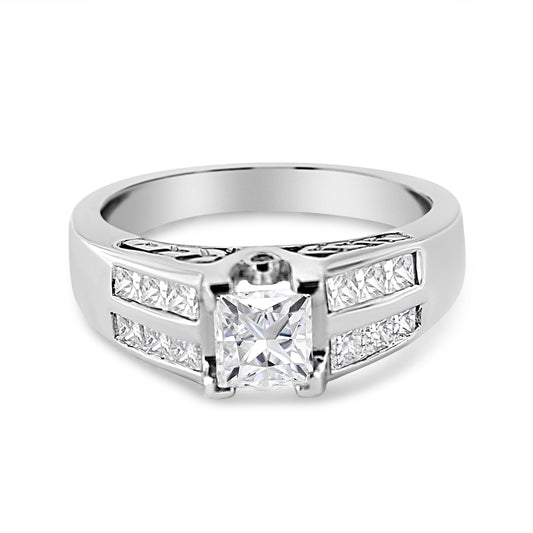 Anillo de compromiso de oro blanco de 14K con diamantes de talla princesa de 1 1/4 Cttw engastados en carril (color H-I, claridad SI1-SI2) - Talla 7