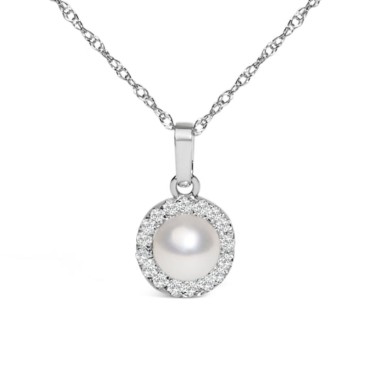 Collar con colgante de halo de oro blanco de 10 K con perla cultivada de 5 mm y acento de diamante