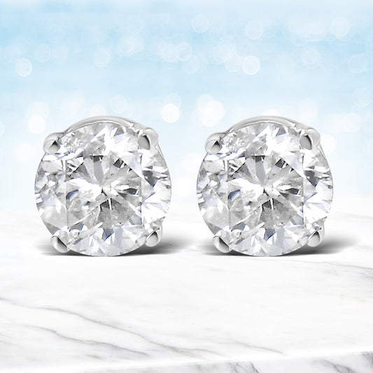 Pendientes de botón clásicos de oro blanco de 14 quilates con diamantes de laboratorio redondos de talla brillante de 5/8 Cttw y 4 puntas con cierre a presión (color F-G, claridad VS1-VS2)