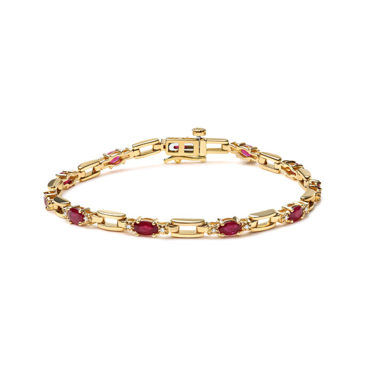 Pulsera de oro amarillo de 10 quilates con rubí ovalado y diamante de 1/10 quilates engastados en barra (color H-I, claridad SI1-SI2) - Talla 7"
