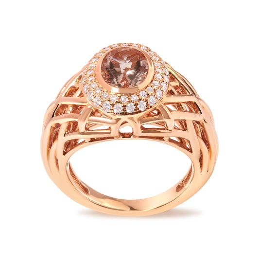 Anillo de cóctel de oro rosa de 14 quilates con morganita rosa claro talla ovalada y diamantes de 3/8 Cttw en halo y diseño de cesta (color G-H, claridad SI1-SI2) - Talla 7