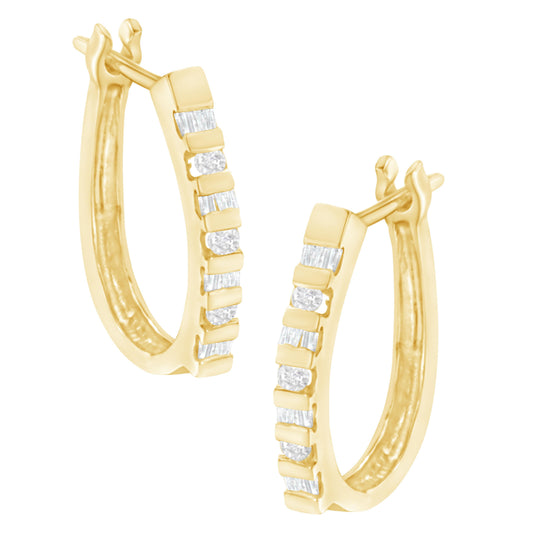 Pendientes de aro con bisagras y palanca, de oro amarillo de 10 quilates, con diamantes redondos y de talla baguette (¼ Cttw, color I-J, claridad I2-I3)