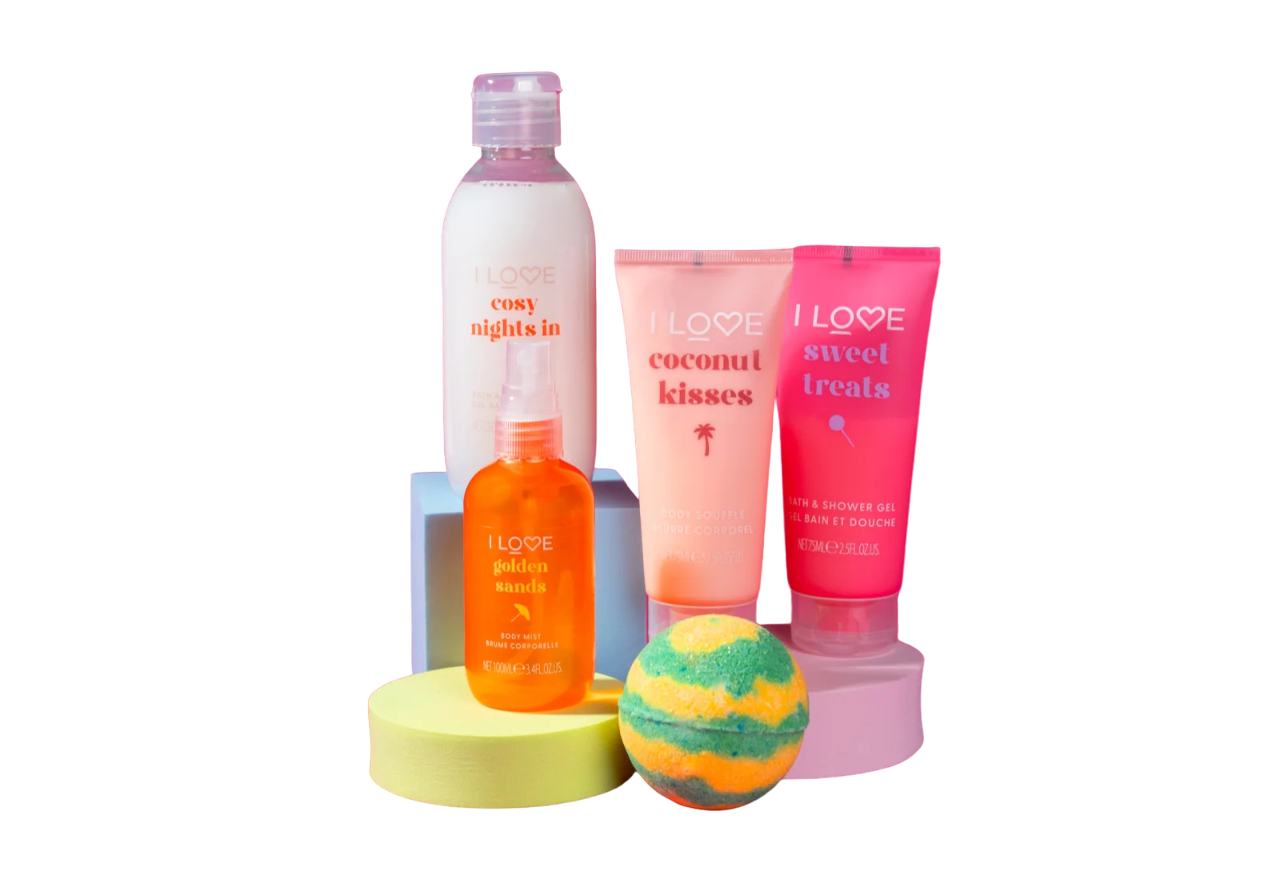 All Of You Set I Love: Coconut Kisses, Hydrating, Body Lotion, 75 ml + Pina Colada , Bath Bomb, 120 g + Golden