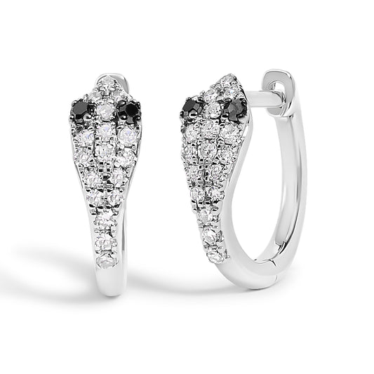 Pendientes de aro tipo Huggy de oro blanco de 10K con ojos de serpiente de diamante de 1/5 Cttw