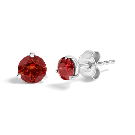 Pendientes de botón solitarios clásicos de oro blanco de 14 quilates y 0,75 quilates con diamantes rojos cultivados en laboratorio y engaste de martini de 3 puntas