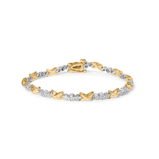 Pulsera de oro de dos tonos de 10K con 1/2 quilate total de diamantes de tres piedras alternadas y eslabones en "X" de 17.78 cm (Color I-J, Claridad I2-I3)