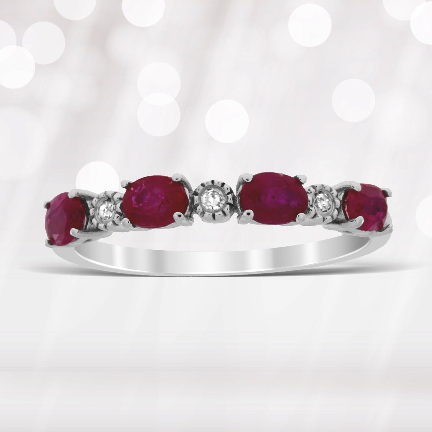 Anillo de moda de oro blanco de 14 quilates con diamantes y rubí de 1,08 ct