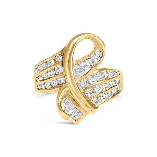 Anillo de cóctel de oro amarillo de 14 quilates con diamantes engastados en canal de 1 1/3 quilates en total (color J-K, claridad I1-I2) - Talla 7
