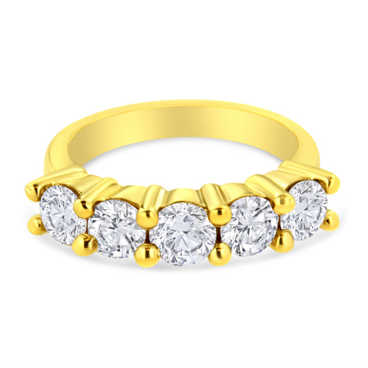 Anillo de boda de 5 piedras de oro amarillo de 14 quilates chapado en plata de ley .925 con diamantes engastados en garra compartida de 2,0 quilates (color J-K, claridad I1-I2) - Talla 7