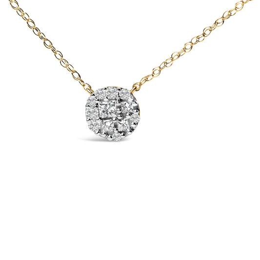 Collar con colgante de grupo de diamantes de 3/8 quilates de plata de ley chapada en oro amarillo de 14 quilates