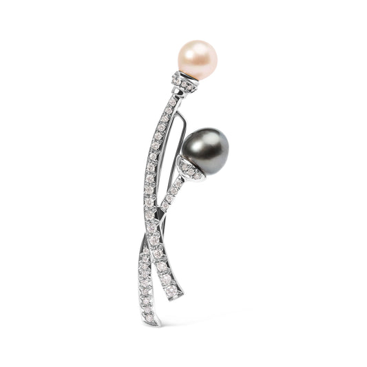 Broche de perlas cultivadas blancas y negras de los Mares del Sur y diamantes de 3/5 quilates en oro blanco de 18K (color H-I, claridad VS1-VS2)
