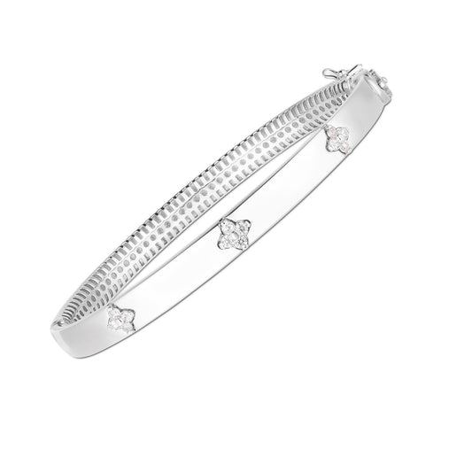 Brazalete de oro blanco de 14k con tres diamantes (5,40 mm)