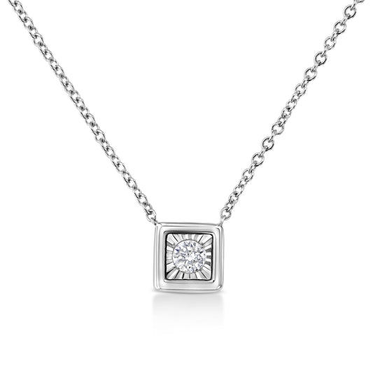 Collar con colgante de oro blanco de 10 qt con forma cuadrada de diamante de talla redonda engastado en milagro de 0,10 qt (color H-I, claridad SI2-I1) de 45,72 cm