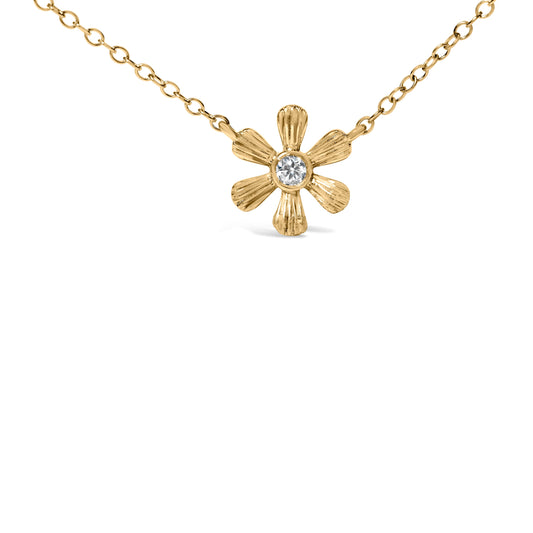 Cadena con colgante de estación floral con diamantes de oro amarillo de 10 quilates y 1/8 Cttw (Color I-J, Claridad I1-I2)