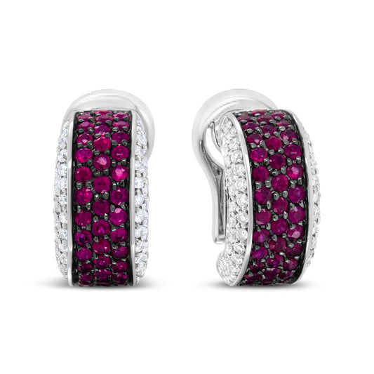 Pendientes de aro tipo Huggie de oro blanco de 18 quilates con baño de rodio negro, diamantes redondos de 3/4 Cttw y rubíes rojos redondos de 1 mm (color F-G, claridad VS1-VS2)