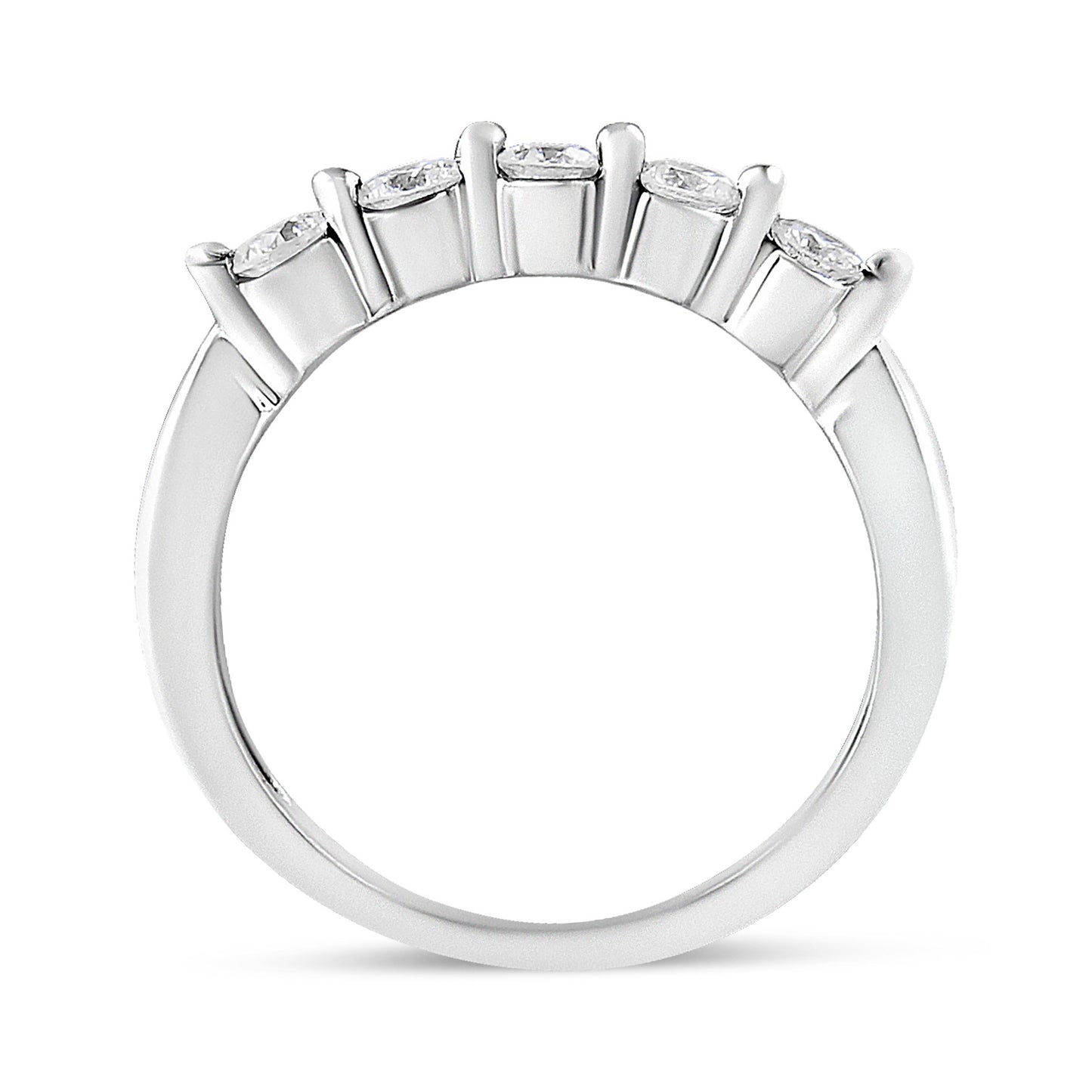 Anillo de oro blanco de 14 quilates con 5 diamantes redondos de 1/2 quilate en total (color H-I, claridad SI1-SI2), talla 7
