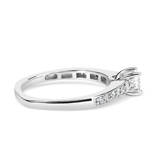 Anillo de compromiso de oro blanco de 14 quilates con diamantes de talla princesa de 1/2 quilate en total (color G-H, claridad VS2-SI1) - Talla 7