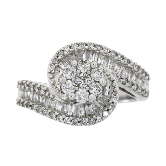 Anillo de diamante de 1,00 ct de oro blanco de 14 kt