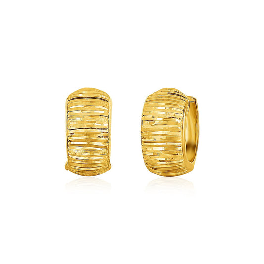Pendientes de aro de oro amarillo de 14 quilates con diseño de corte de diamante